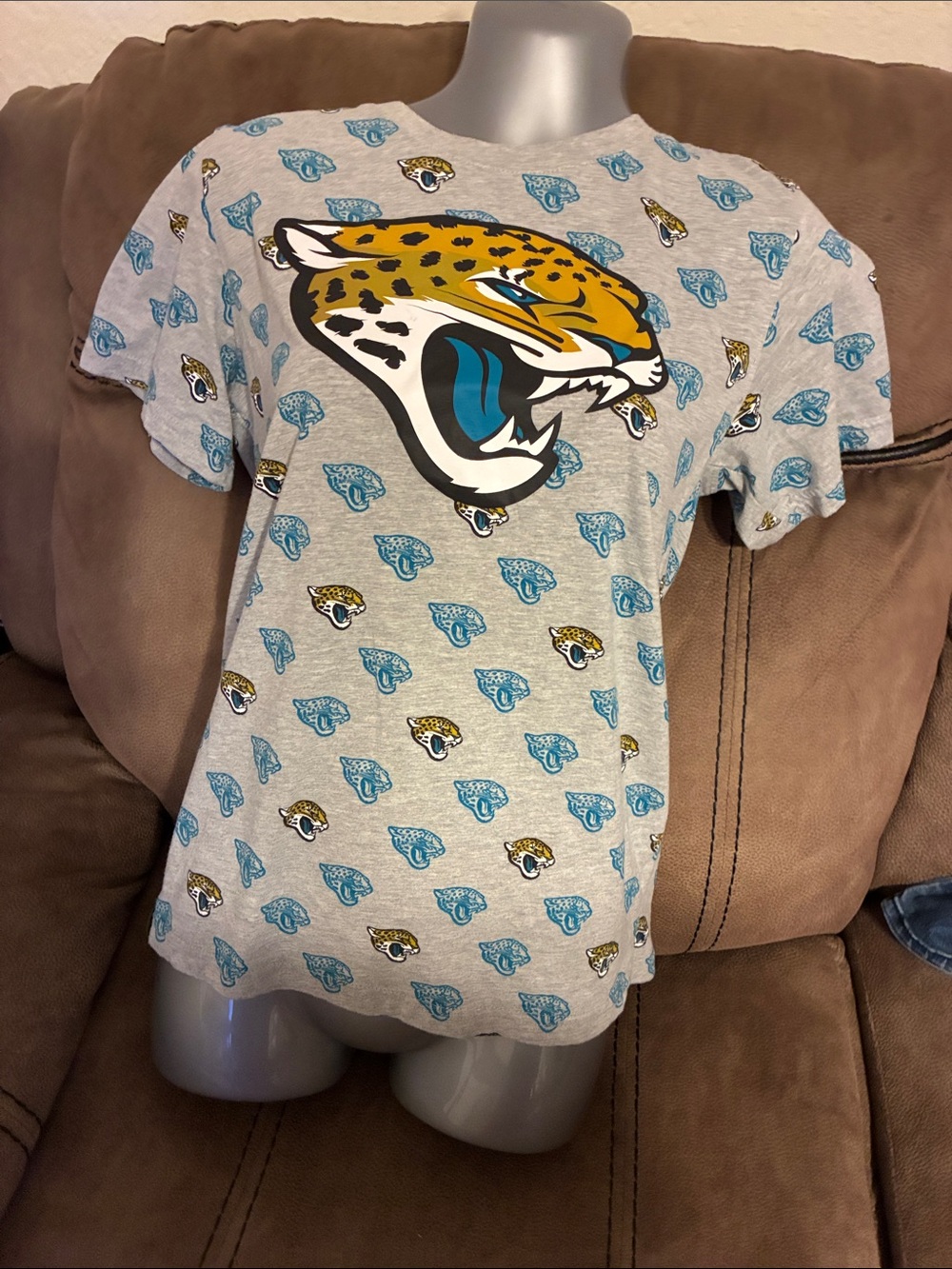 Women’s Grey Jacksonville Jaguars Short Sleeve Logo Tee